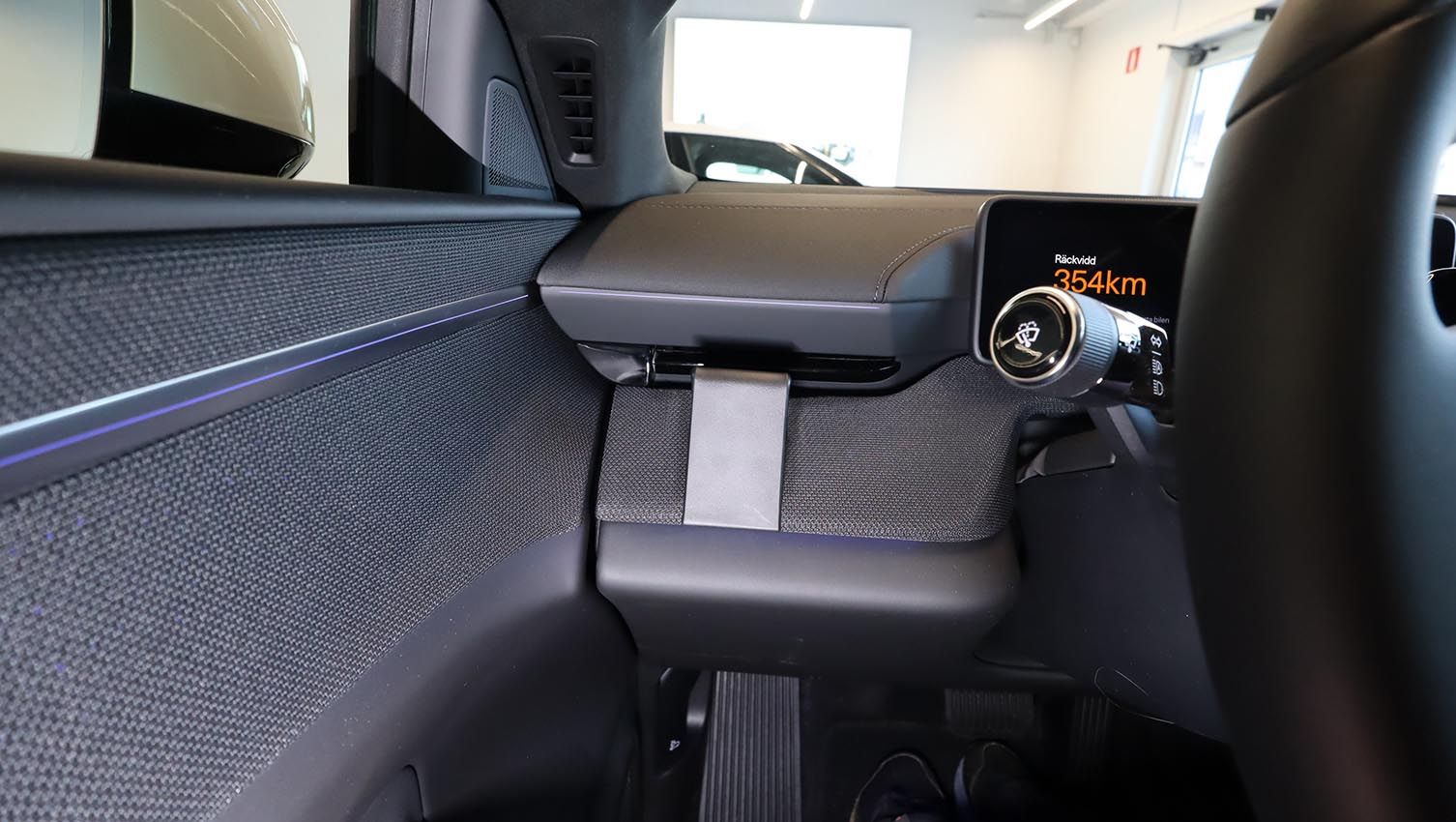 Proclip Polestar 4 24- Left mount